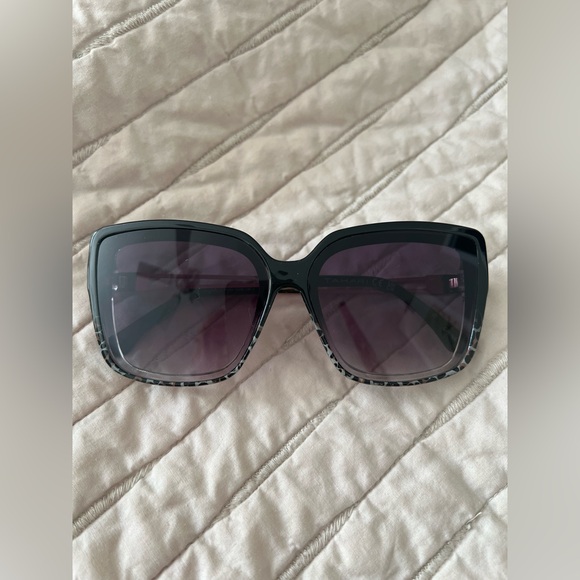 Tahari Accessories - Tahari Sunglasses